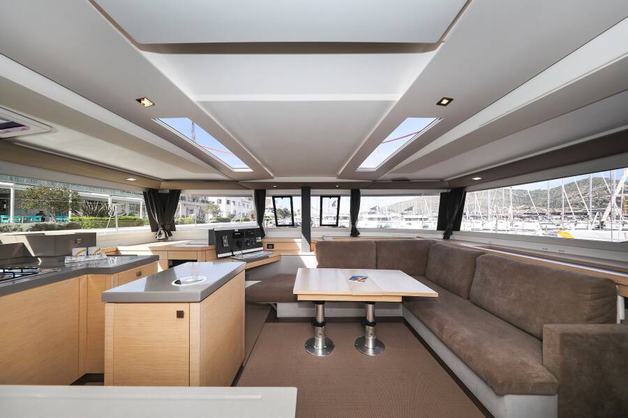 Fountaine Pajot Saona 47 Quintet Tamara V