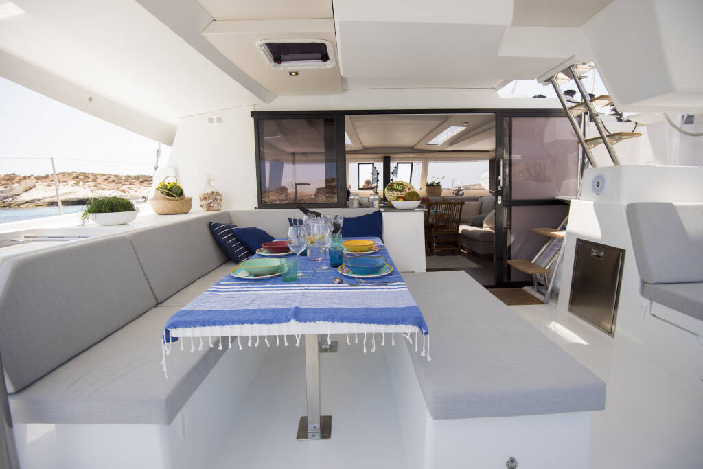 Fountaine Pajot Saona 47  Saona 