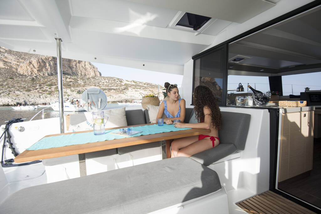 Fountaine Pajot Saona 47  Saona 