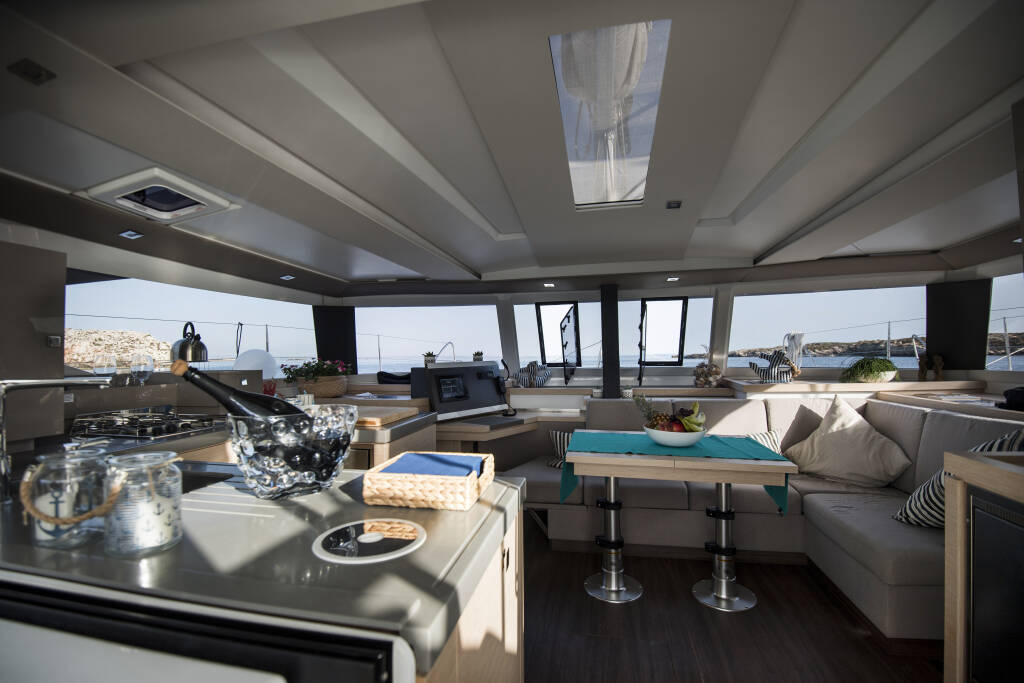 Fountaine Pajot Saona 47  Saona 