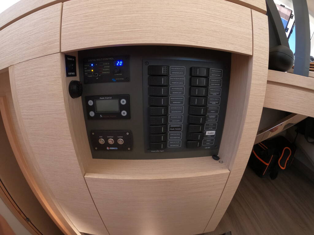 Fountaine Pajot Saona 47  Saona 
