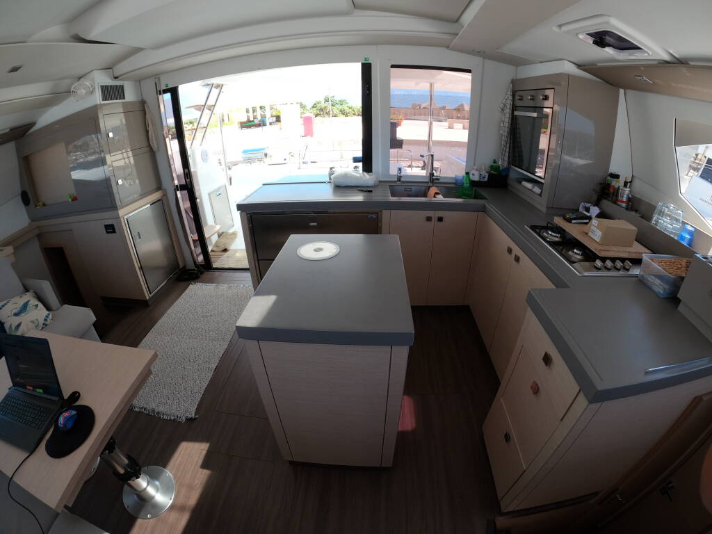 Fountaine Pajot Saona 47  Saona 