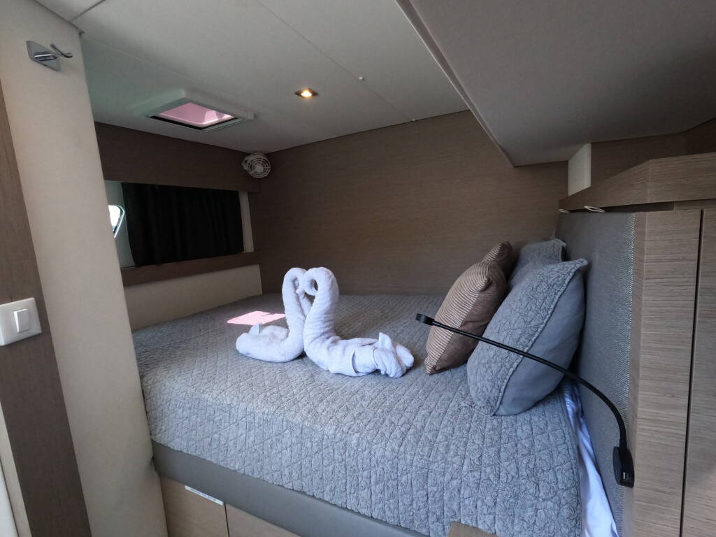 Fountaine Pajot Saona 47 Champs-Elysees