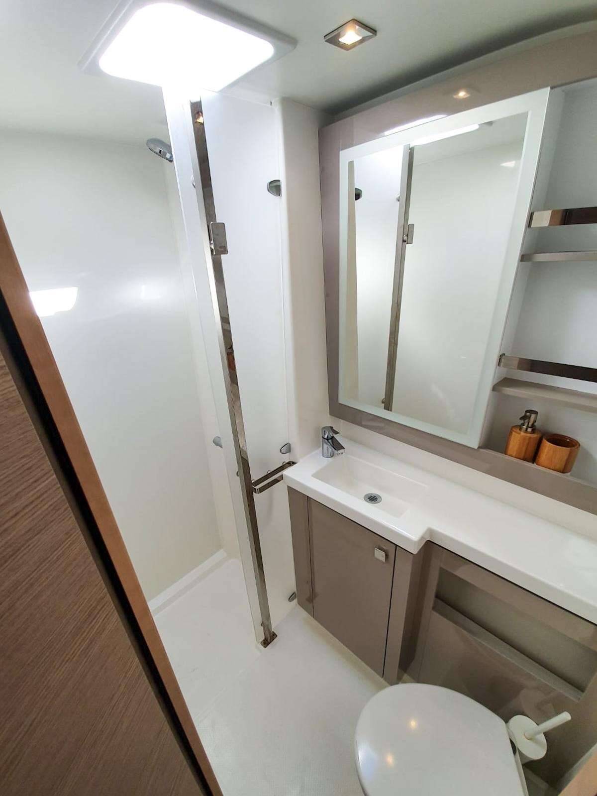 Fountaine Pajot Saona 47 Champs-Elysees