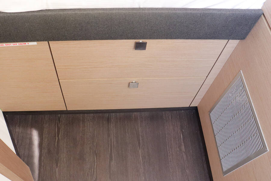 Fountaine Pajot Tanna 47 No Shoes_X