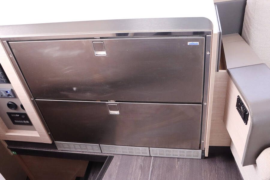 Fountaine Pajot Tanna 47 No Shoes_X