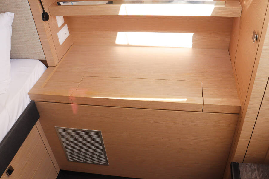 Fountaine Pajot Tanna 47 No Shoes_X