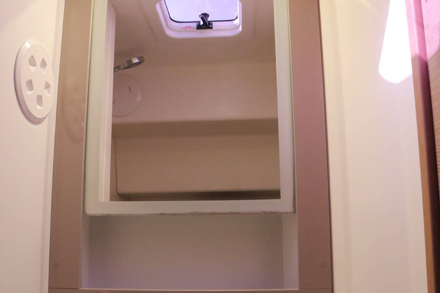 Fountaine Pajot Tanna 47 No Shoes_X