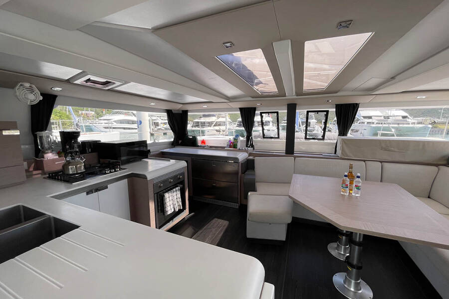 Fountaine Pajot Tanna 47 Knotty Cat (Forever Young)