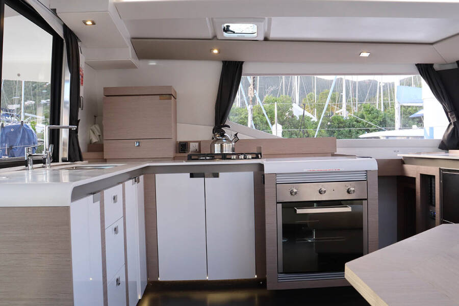 Fountaine Pajot Tanna 47 Island Nomad