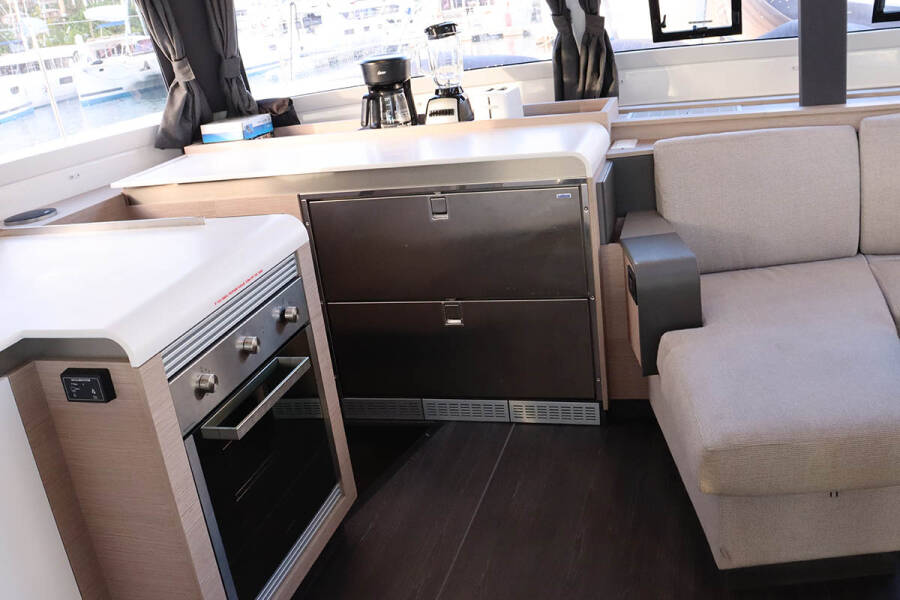 Fountaine Pajot Tanna 47 Island Nomad