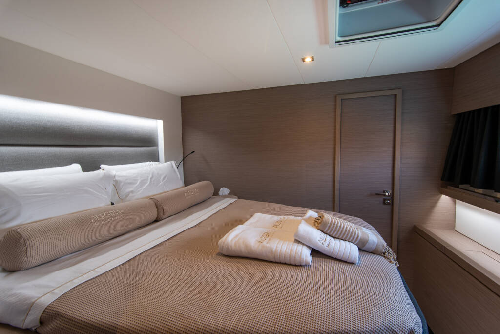 Fountaine Pajot  Crewed   "Alegria"