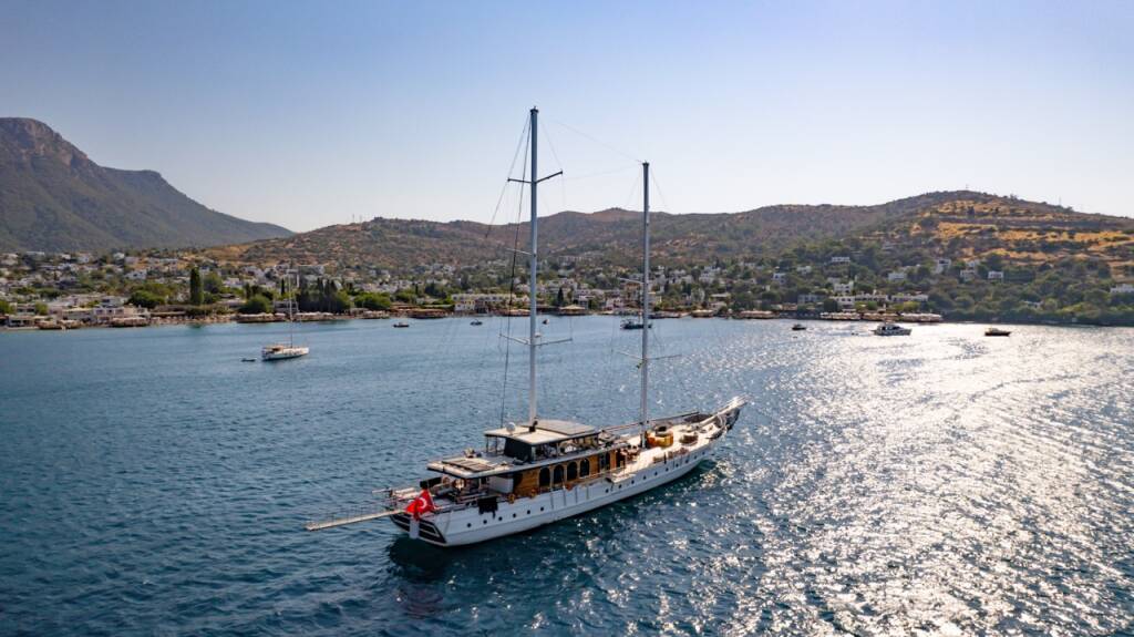 Gulet Caustic Caustic