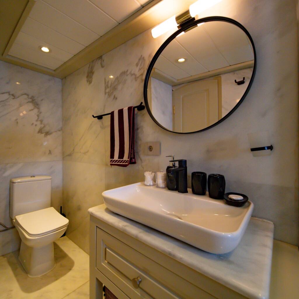 Gulet Caustic Caustic