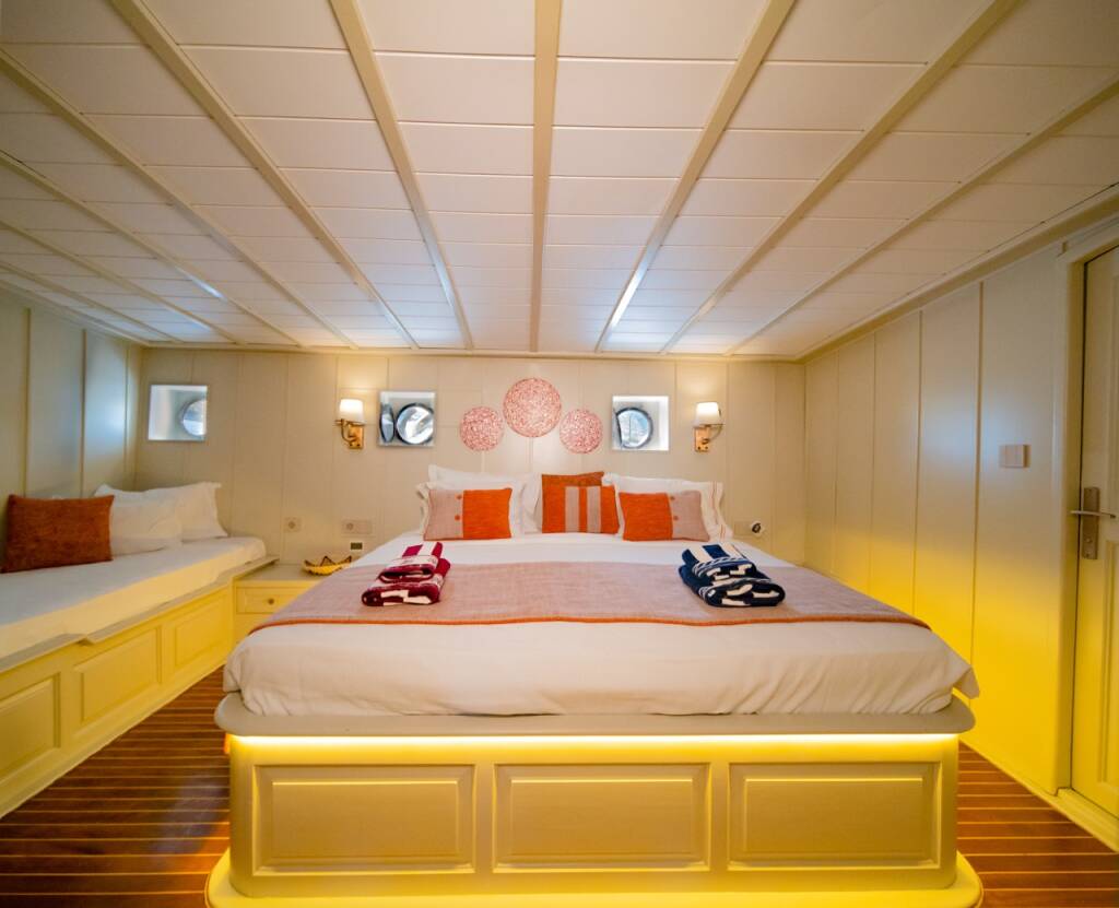 Gulet Caustic Caustic