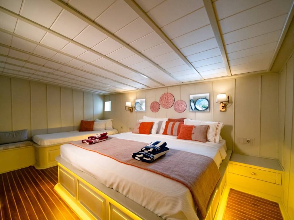 Gulet Caustic Caustic