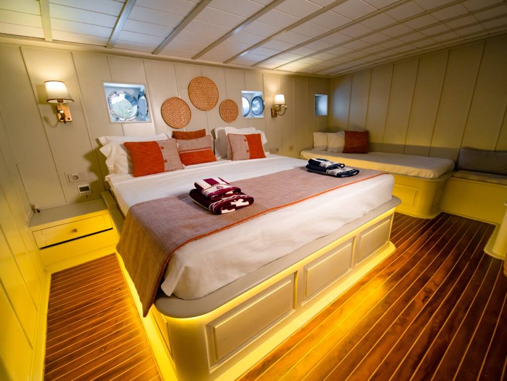 Gulet Caustic Caustic