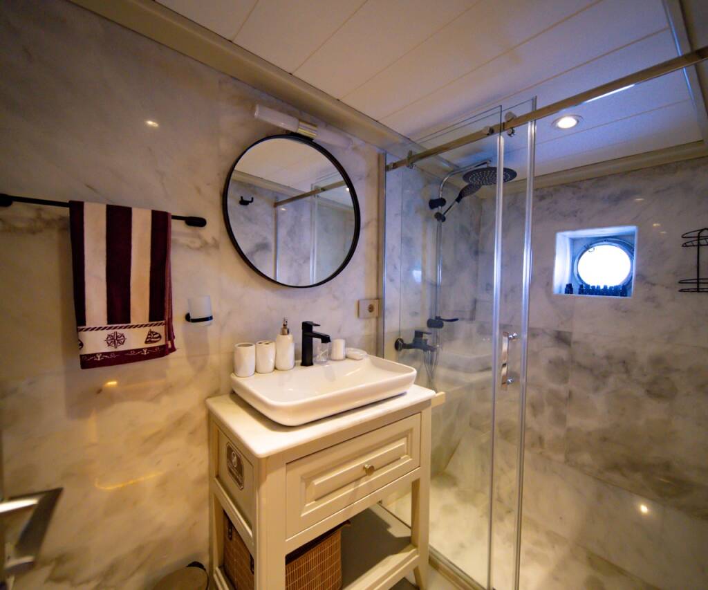 Gulet Caustic Caustic