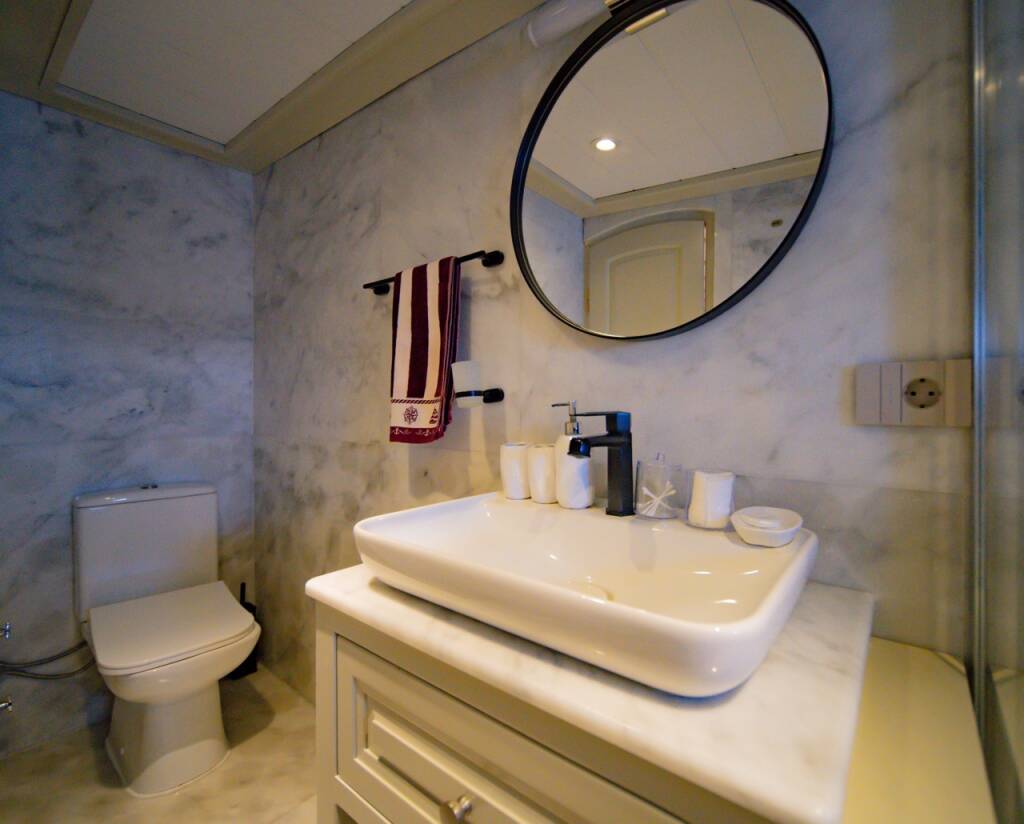 Gulet Caustic Caustic