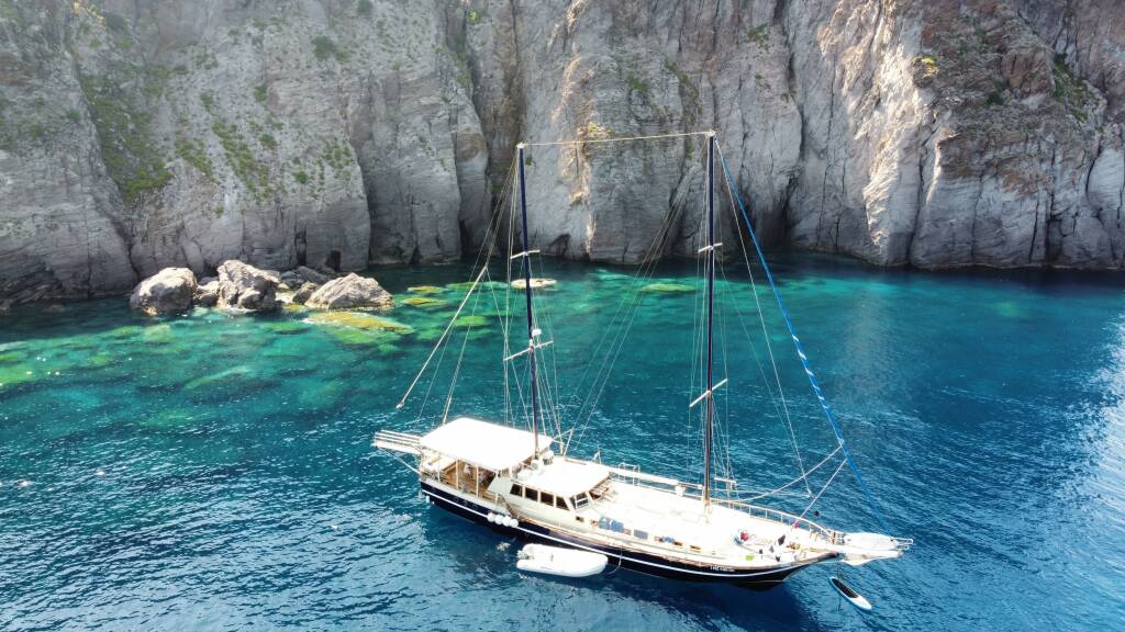 Gulet KAPTAN YILMAZ II (7 cabins + 1 bookable as extra)