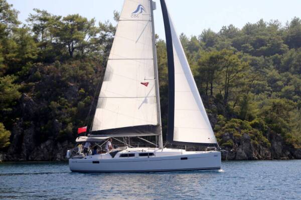 Hanse 385 • Ariel