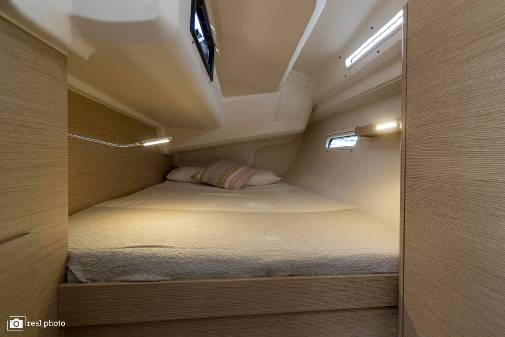 Hanse 388 Tecla - Water maker, Solar Panel - BOTH SAILS triradial, Retractabile Bow Trust