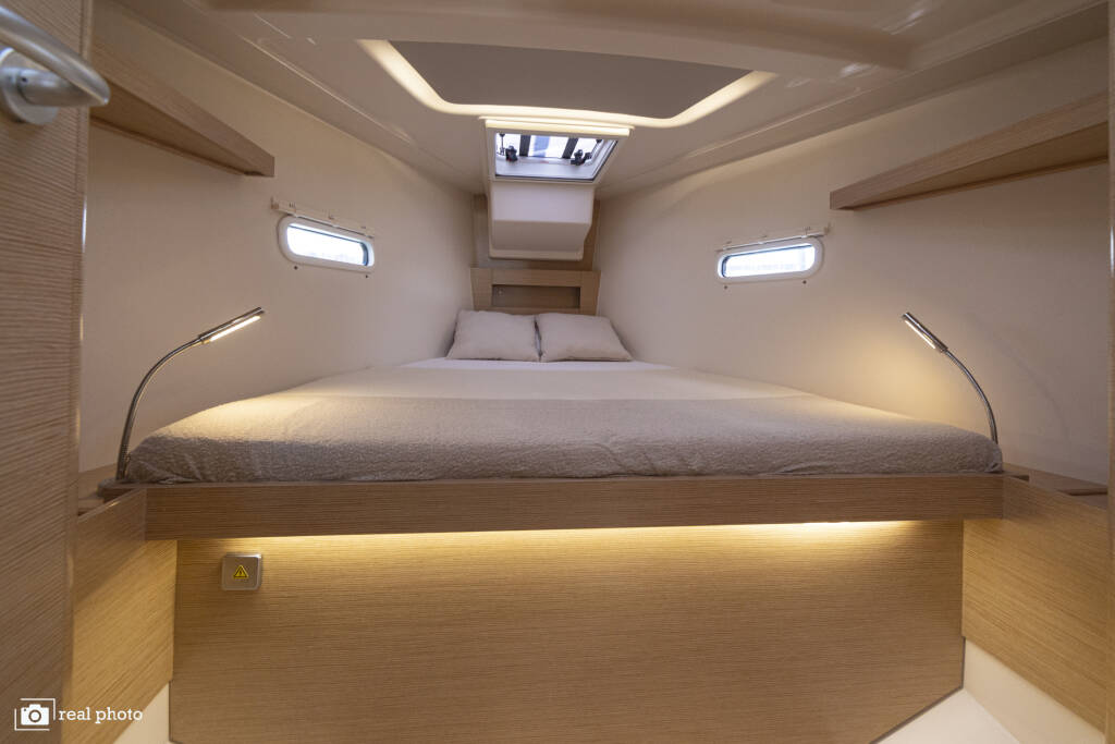 Hanse 388 Tecla - Water maker, Solar Panel - BOTH SAILS triradial, Retractabile Bow Trust