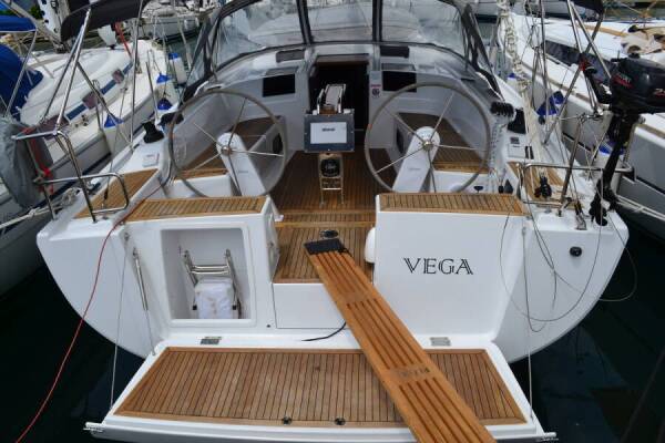 Hanse 415 • Vega