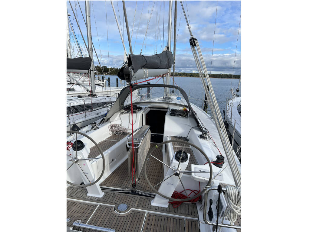 Hanse 418 • Nine