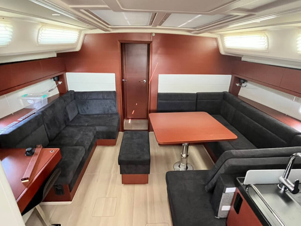 Hanse 458 AVRA