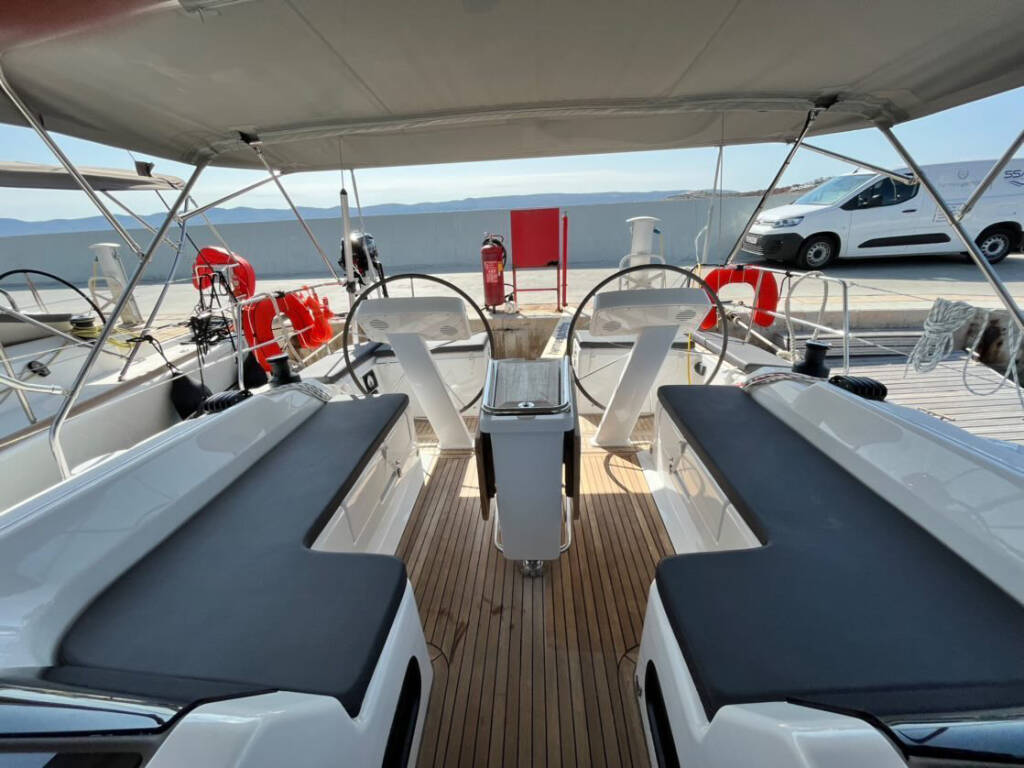 Hanse 458 AVRA