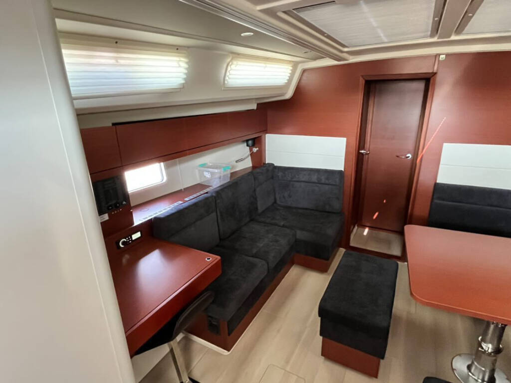 Hanse 458 AVRA
