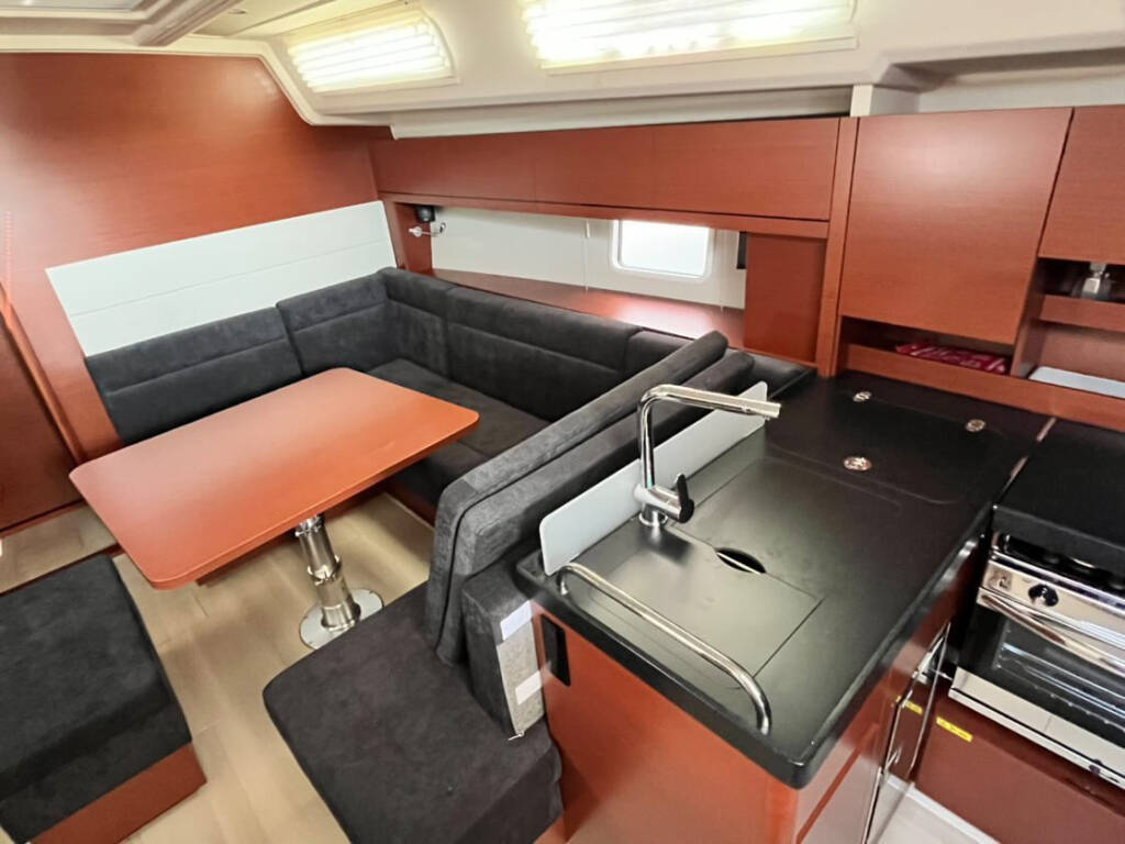 Hanse 458 AVRA