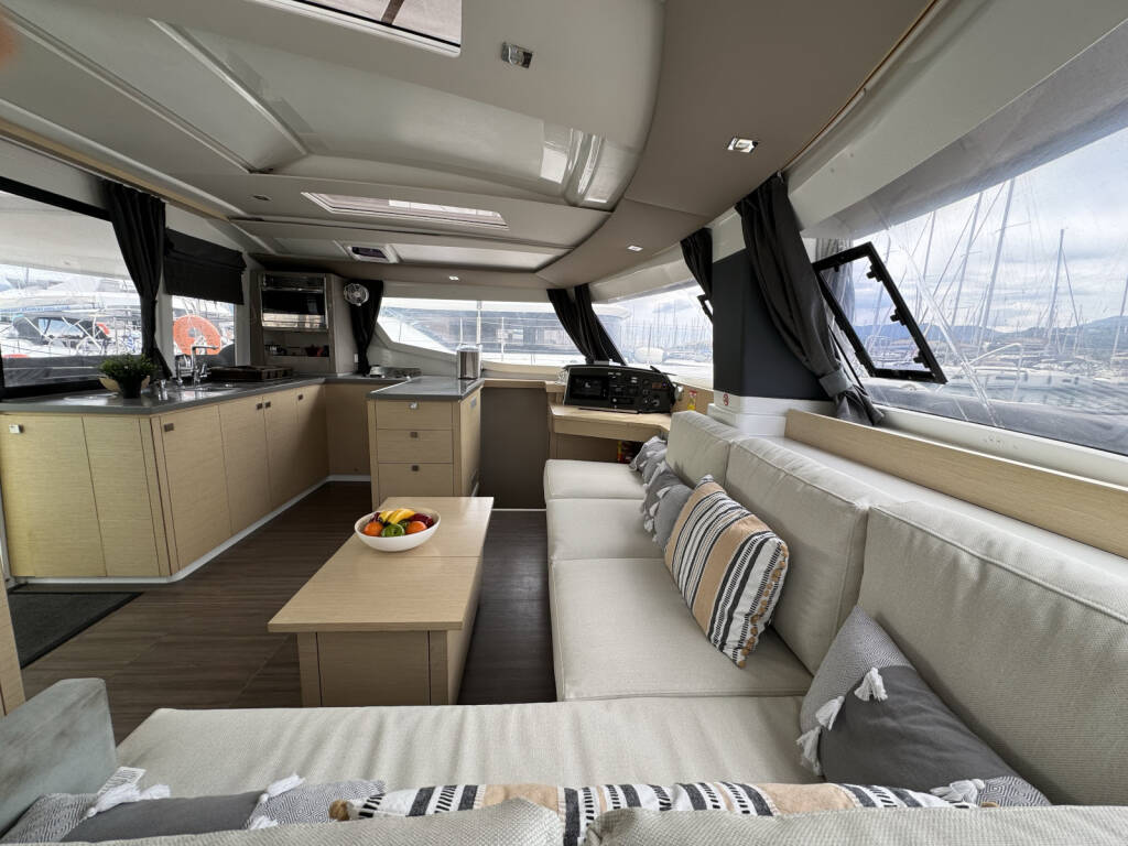 Helia 44 SUNRISE