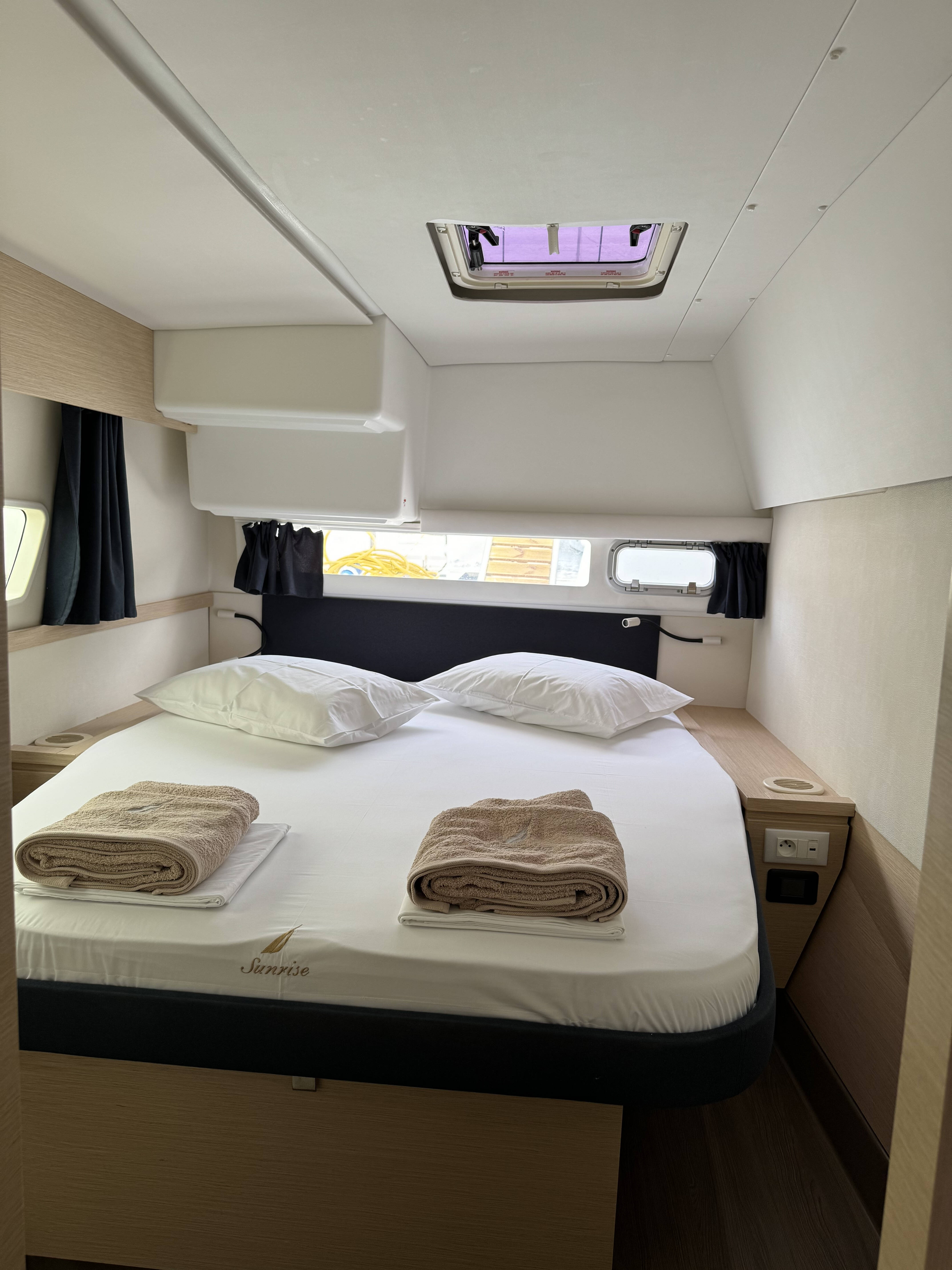 Helia 44 SUNRISE