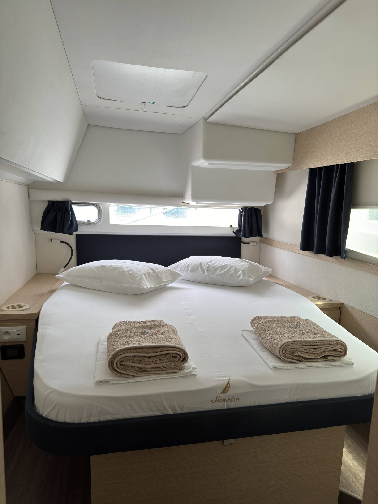 Helia 44 SUNRISE