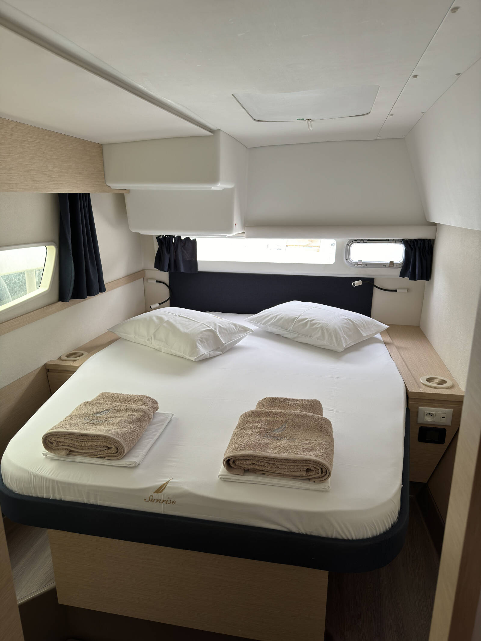 Helia 44 SUNRISE