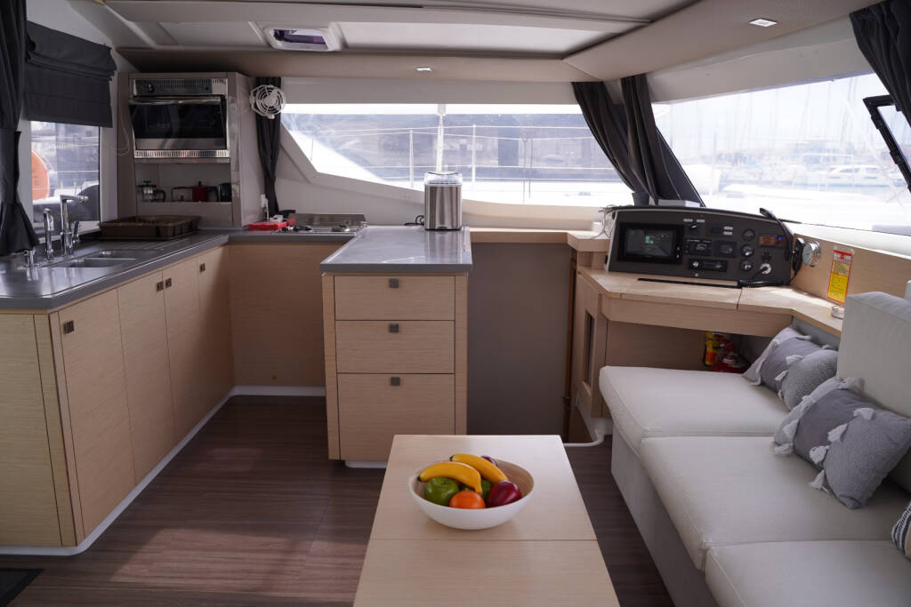 Helia 44 SUNRISE