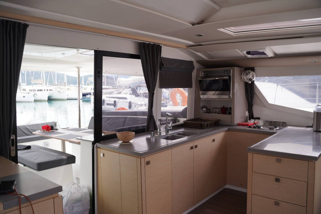 Helia 44 SUNRISE