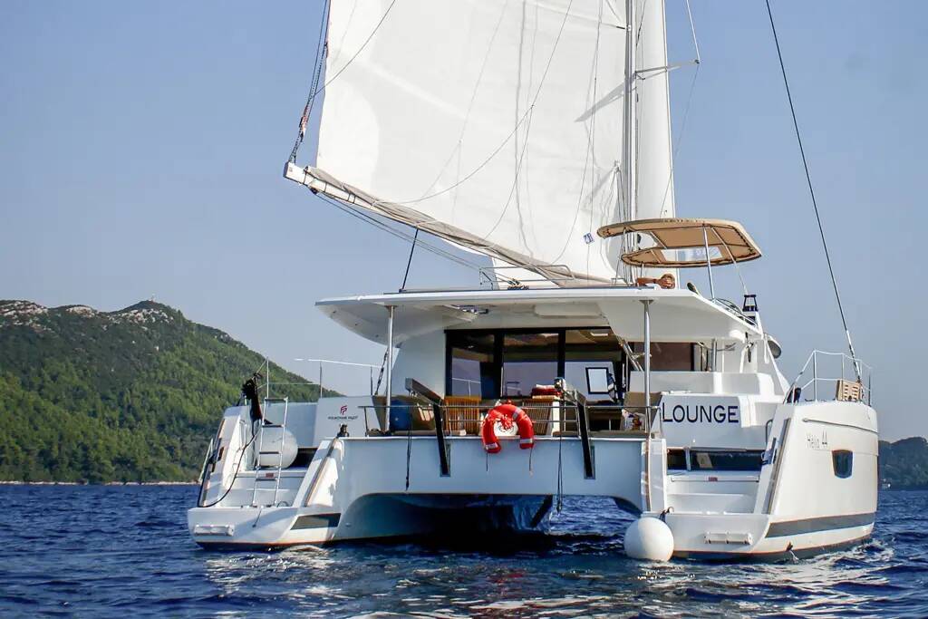 Helia 44  Lounge