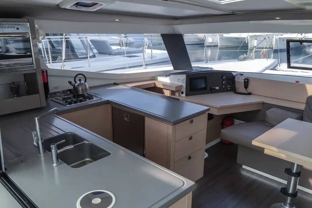 Helia 44  Lounge