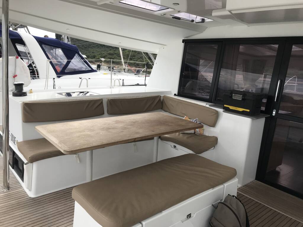 Helia 44 Pixie Dixie (A/C, Generator)