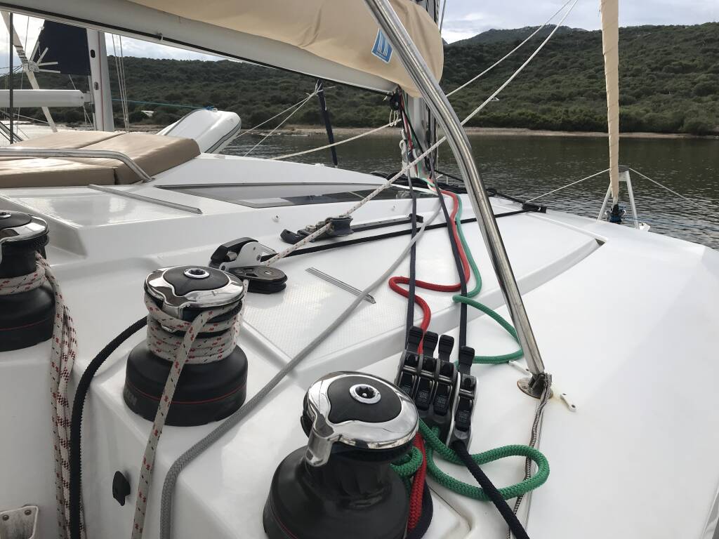 Helia 44 Pixie Dixie (A/C, Generator)