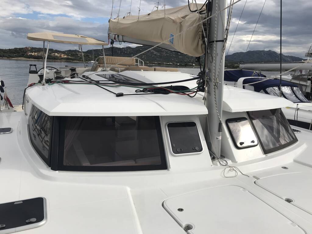 Helia 44 Pixie Dixie (A/C, Generator)