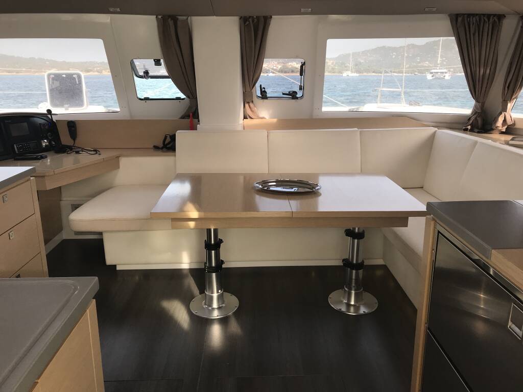 Helia 44 Pixie Dixie (A/C, Generator)