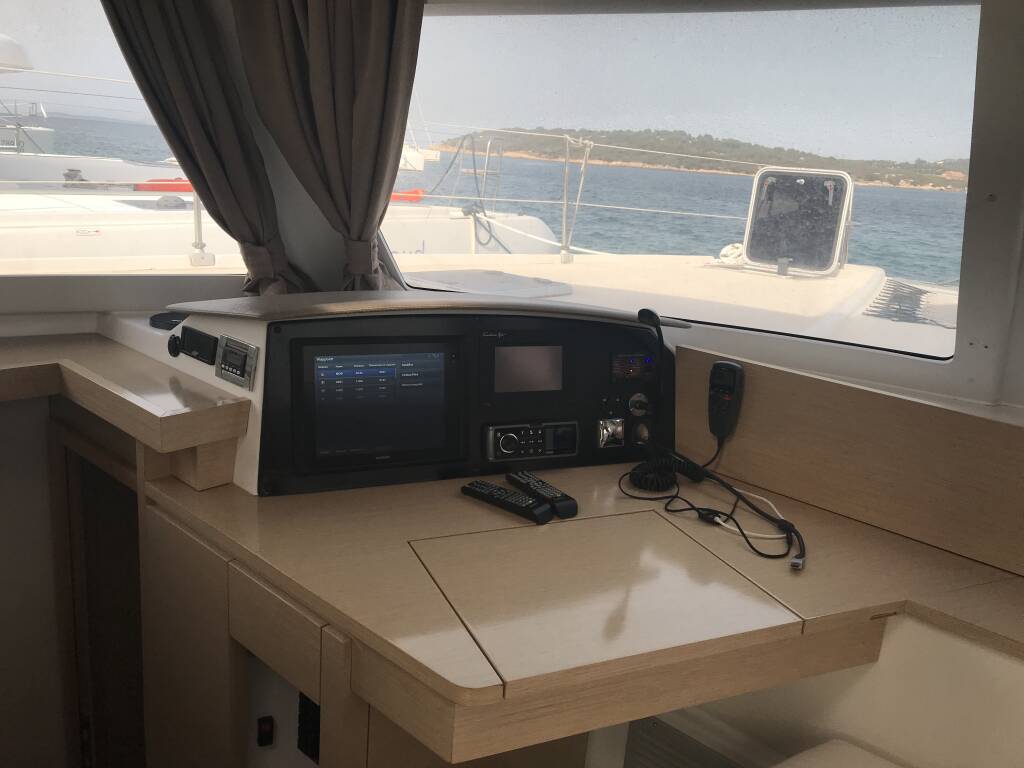 Helia 44 Pixie Dixie (A/C, Generator)