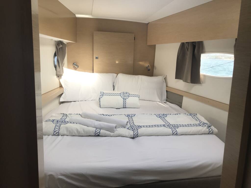 Helia 44 Pixie Dixie