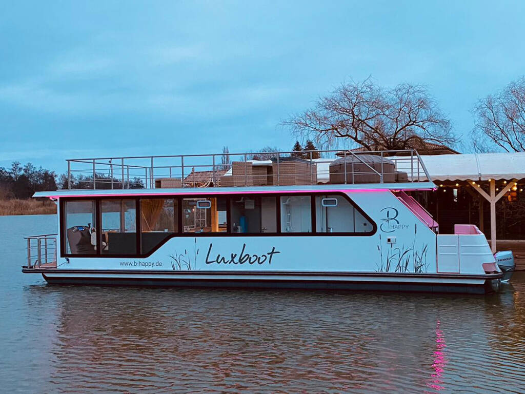 Houseboat  Paris