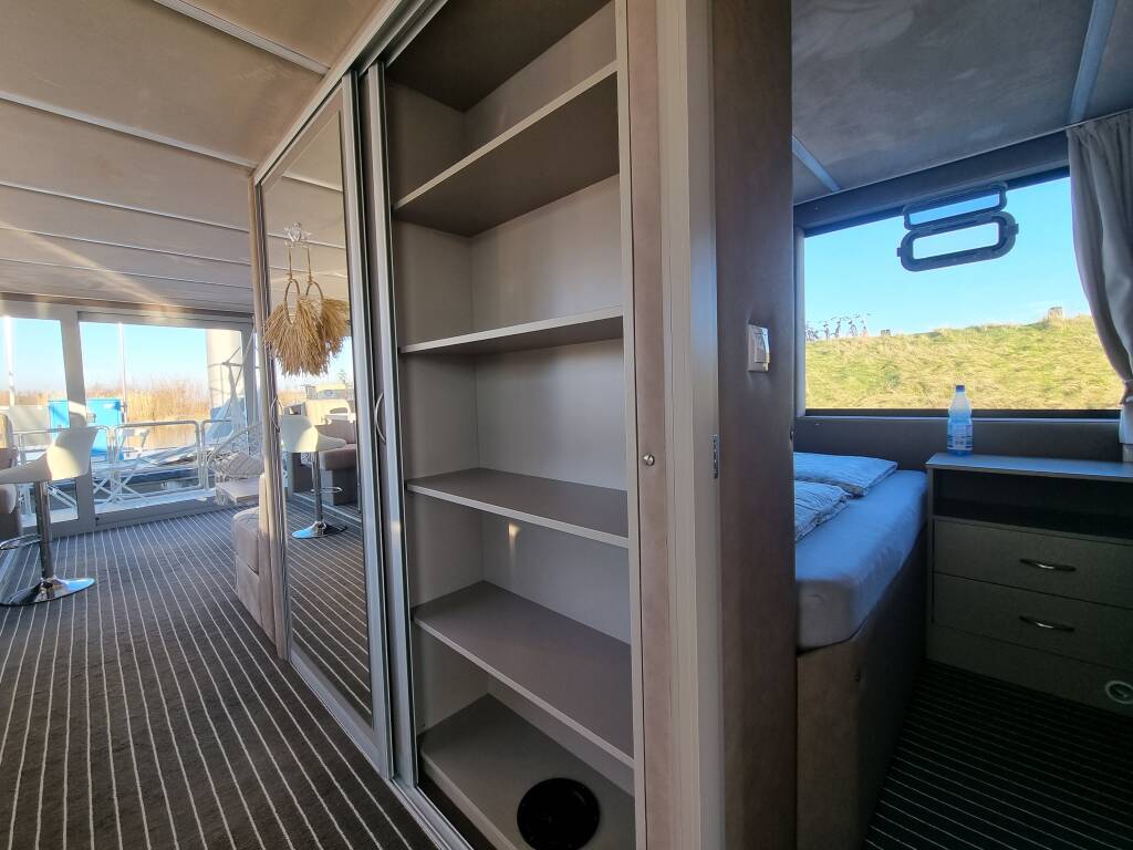 Houseboat  Paris