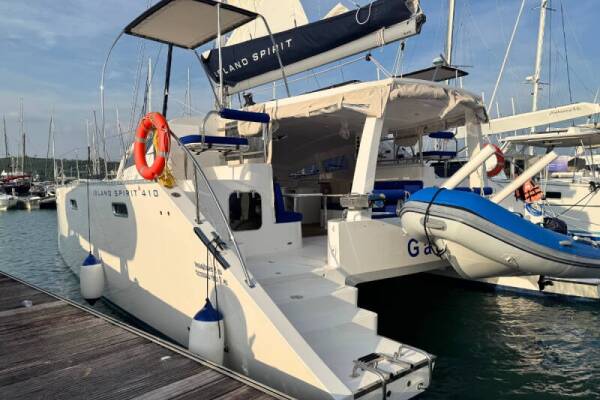 Island Spirit 410 Gauthai